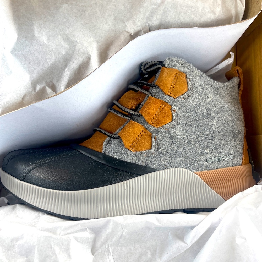 Sorel out n about III classic duck boot Womens 6.5